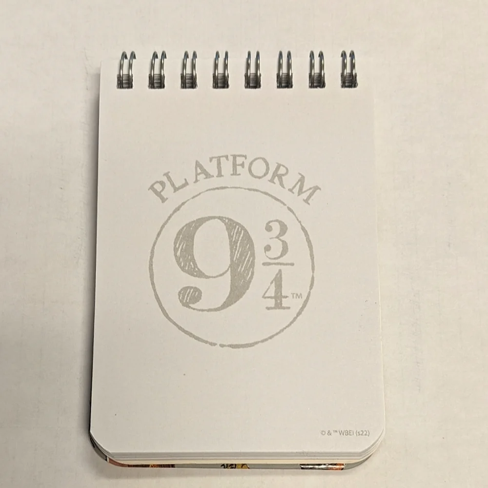 NWT Harry Potter Notepad Platform 9 and 3/4 Design